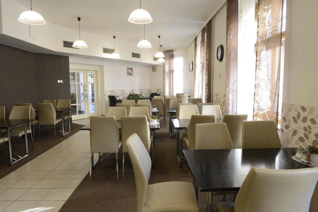 פראג Hotel Esprit מראה חיצוני תמונה